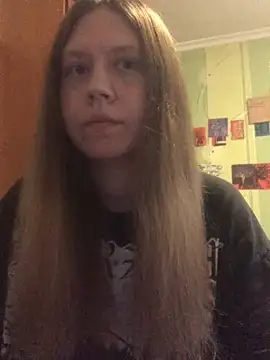 Snapshot of LunaVirelle chatting on April 2026 04:44:01 PM LunaVirelle online show from April 2026 04:44:01 PM