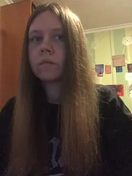 Snapshot of LunaVirelle chatting on April 2026 08:33:01 PM LunaVirelle online show from April 2026 08:33:01 PM