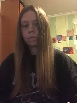 Snapshot of LunaVirelle chatting on April 2026 05:50:01 PM LunaVirelle online show from April 2026 05:50:01 PM