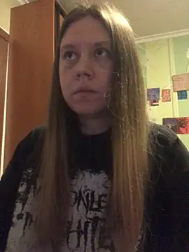 Snapshot of LunaVirelle chatting on April 2026 08:00:02 PM LunaVirelle online show from April 2026 08:00:02 PM