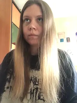 Snapshot of LunaVirelle chatting on April 2026 01:02:01 PM LunaVirelle online show from April 2026 01:02:01 PM