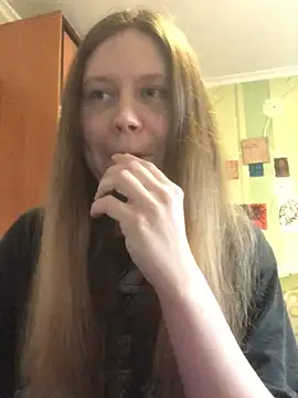 Snapshot of LunaVirelle chatting on April 2026 04:15:02 PM LunaVirelle online show from April 2026 04:15:02 PM