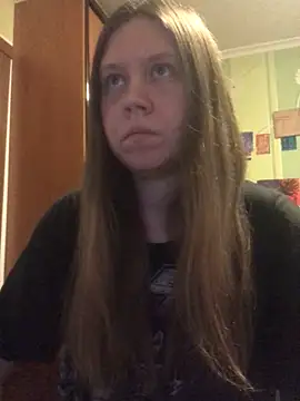 Snapshot of LunaVirelle chatting on April 2026 05:10:02 PM LunaVirelle online show from April 2026 05:10:02 PM