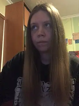 Snapshot of LunaVirelle chatting on April 2026 05:51:02 PM LunaVirelle online show from April 2026 05:51:02 PM
