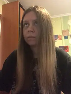 Snapshot of LunaVirelle chatting on May 2026 04:12:02 PM LunaVirelle online show from May 2026 04:12:02 PM