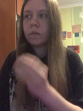 Snapshot of LunaVirelle chatting on May 2026 05:10:02 PM LunaVirelle online show from May 2026 05:10:02 PM