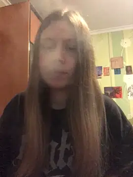 Snapshot of LunaVirelle chatting on June 2026 05:22:01 PM LunaVirelle online show from June 2026 05:22:01 PM