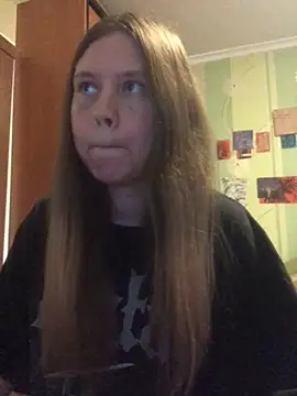 Snapshot of LunaVirelle chatting on July 2026 05:38:01 PM LunaVirelle online show from July 2026 05:38:01 PM