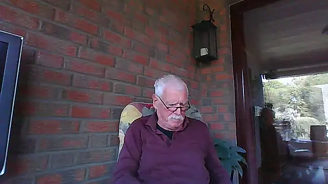 Snapshot of super-snoopy chatting on May 2026 08:09:02 AM super-snoopy online show from May 2026 08:09:02 AM