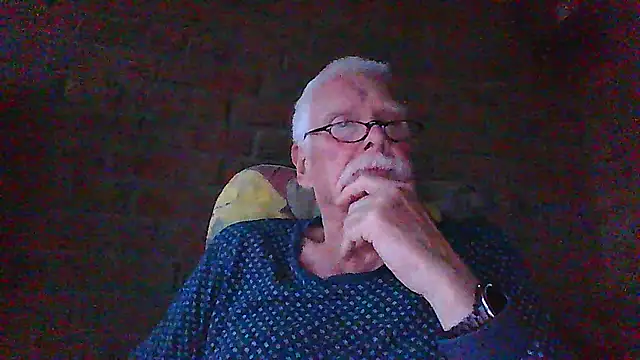 Snapshot of super-snoopy chatting on May 2026 07:43:01 PM super-snoopy online show from May 2026 07:43:01 PM