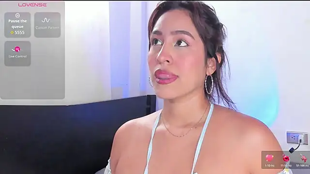 Nyxaraa online show from November 2025 08:42:01 PM