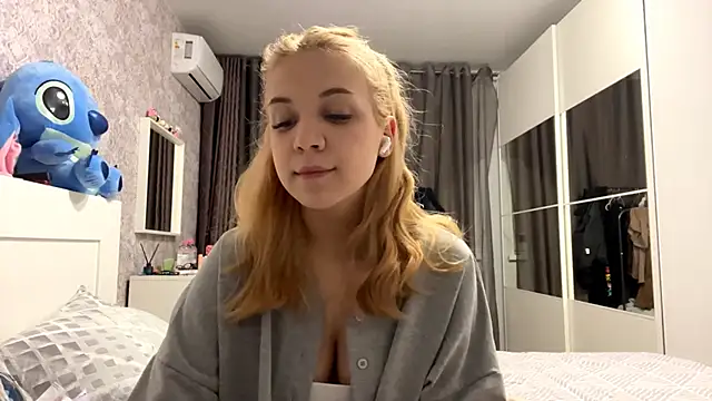 Snapshot of Randa_babygirl chatting on October 2025 07:42:02 PM Randa babygirl online show from October 2025 07:42:02 PM