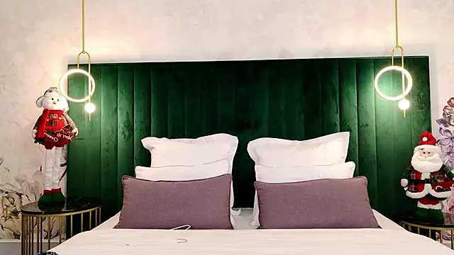 ClaireMathis online show from December 2025 02:47:01 PM