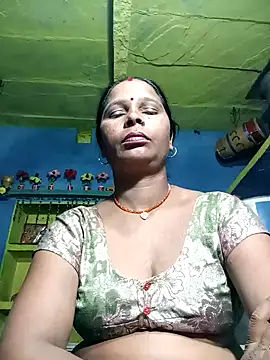 Snapshot of Rt_shreya chatting on October 2025 07:04:02 PM Rt shreya online show from October 2025 07:04:02 PM