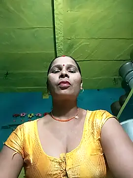 Snapshot of Rt_shreya chatting on October 2025 04:57:01 PM Rt shreya online show from October 2025 04:57:01 PM