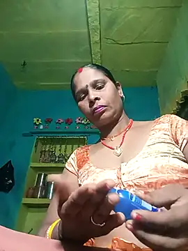 Snapshot of Rt_shreya chatting on December 2025 04:03:02 PM Rt shreya online show from December 2025 04:03:02 PM