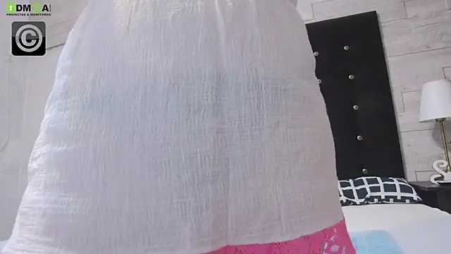 Snapshot of Ella_Lizzie chatting on October 2025 04:08:02 PM Ella Lizzie online show from October 2025 04:08:02 PM