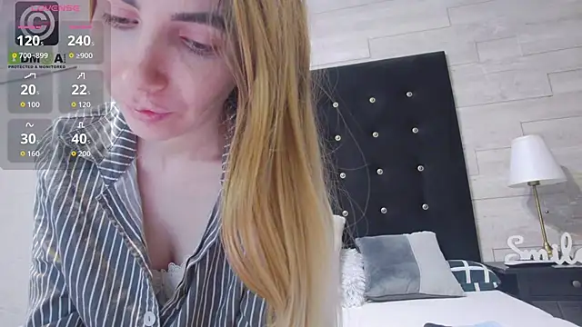 Snapshot of Ella_Lizzie chatting on November 2025 06:53:02 PM Ella Lizzie online show from November 2025 06:53:02 PM