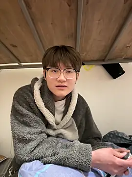 KK-cuteboy online show from December 2025 02:48:01 PM