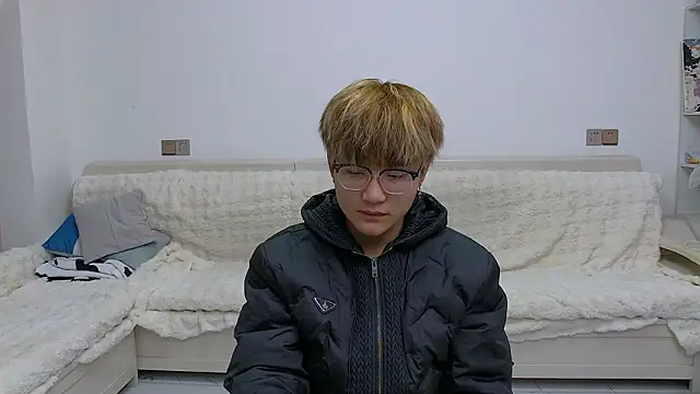 KK-cuteboy online show from February 2026 11:06:02 AM