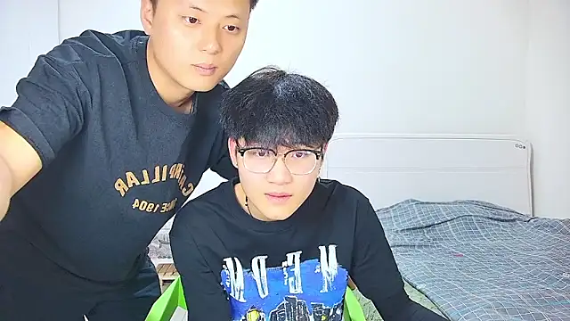 KK-cuteboy online show from April 2026 11:52:02 AM