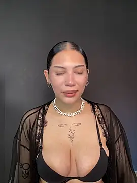 LoraShines online show from July 2026 02:37:01 PM