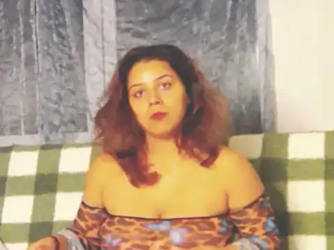 Snapshot of MadisonCharm chatting on February 2026 11:55:02 PM MadisonCharm online show from February 2026 11:55:02 PM