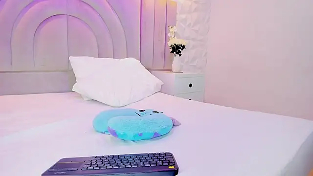 Snapshot of rebeca_brown_ chatting on January 2026 11:49:01 AM rebeca brown online show from January 2026 11:49:01 AM