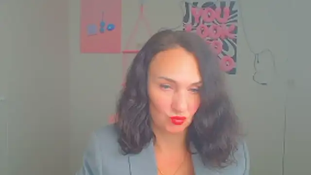 Rosie Rosee online show from April 2026 06:43:01 PM