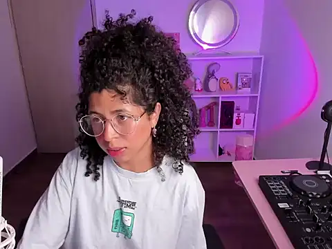 Snapshot of BunnyBellPrincess chatting on October 2025 02:33:01 AM BunnyBellPrincess online show from October 2025 02:33:01 AM