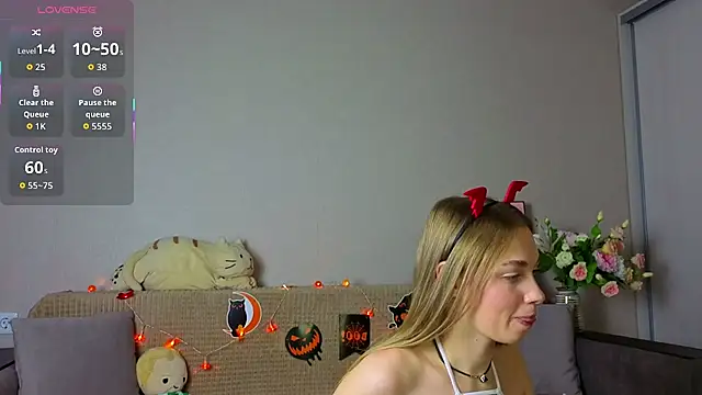 Snapshot of ElizaPurrr chatting on October 2025 11:17:01 AM ElizaPurrr online show from October 2025 11:17:01 AM