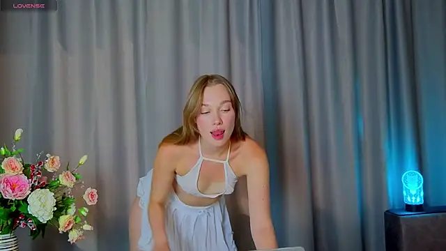 ElizaPurrr online show from August 2026 11:34:01 AM
