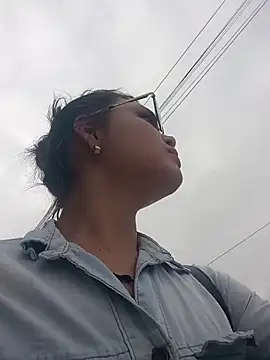 KimiAnal online show from October 2025 12:16:01 PM