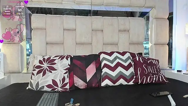 KimiAnal online show from November 2025 01:44:02 PM