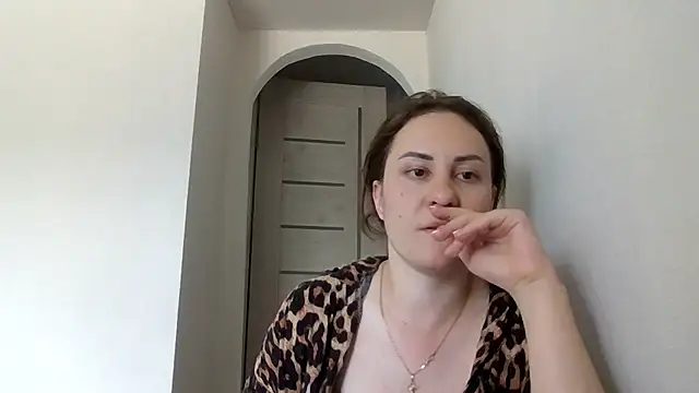 MeadowEyes online show from July 2026 12:00:02 PM