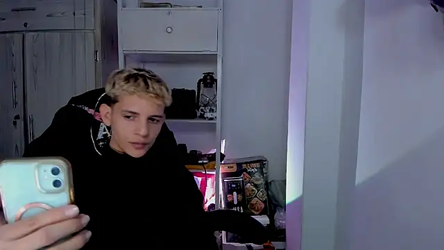 tylernova online show from January 2026 03:44:01 AM