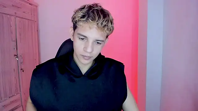 tylernova online show from February 2026 04:09:02 AM