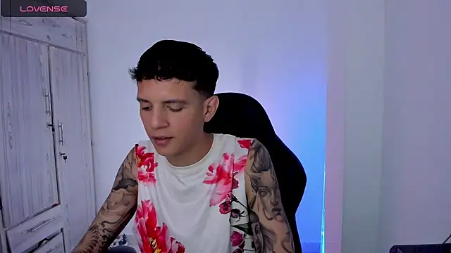 tylernova online show from May 2026 04:06:01 AM