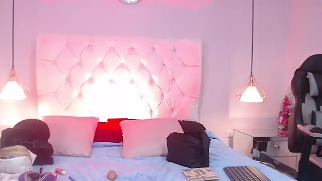 Snapshot of Bubbiecherry chatting on October 2025 07:48:02 PM Bubbiecherry online show from October 2025 07:48:02 PM