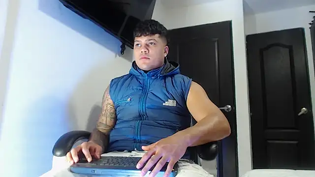 Boyhot 00 online show from October 2025 12:22:02 AM