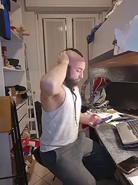 Snapshot of BeppeRagnar chatting on December 2025 04:25:02 PM BeppeRagnar online show from December 2025 04:25:02 PM