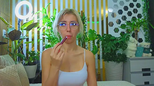 Violetttttta online show from October 2025 09:14:02 PM