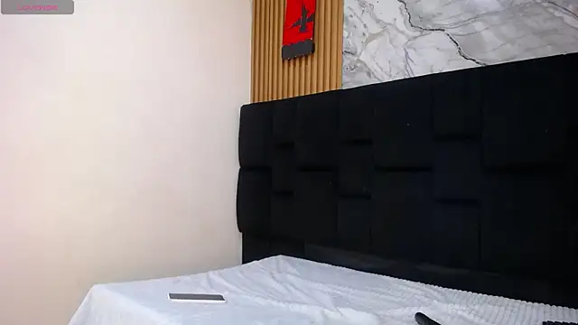 Ariana Hill  online show from October 2025 12:42:02 PM