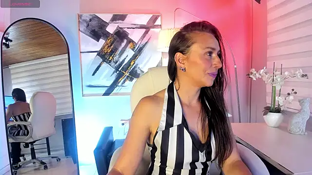 Snapshot of indigo_wild_ chatting on May 2026 12:08:02 AM indigo wild online show from May 2026 12:08:02 AM