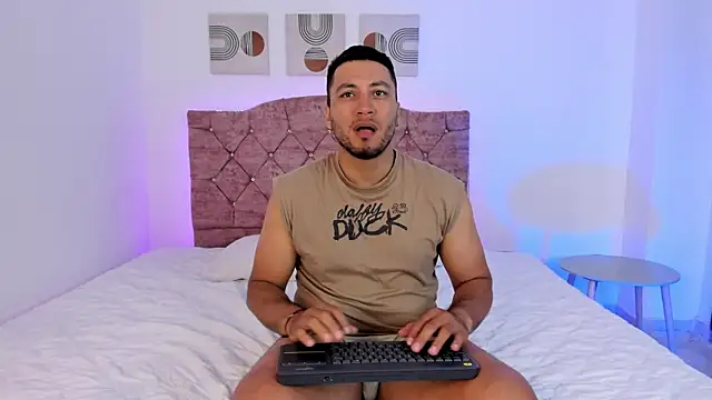 LoganRyder online show from October 2025 01:00:02 PM