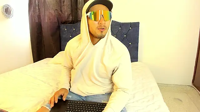 LoganRyder online show from November 2025 12:04:02 PM