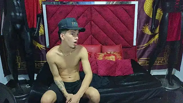 Pride couple online show from October 2025 11:29:02 PM