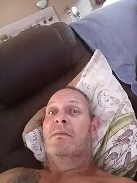 Snapshot of LyrateMarathon chatting on October 2025 11:33:01 AM LyrateMarathon online show from October 2025 11:33:01 AM