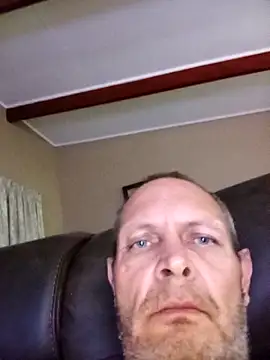 Snapshot of LyrateMarathon chatting on October 2025 02:00:01 AM LyrateMarathon online show from October 2025 02:00:01 AM