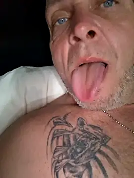 Snapshot of LyrateMarathon chatting on November 2025 05:14:01 PM LyrateMarathon online show from November 2025 05:14:01 PM